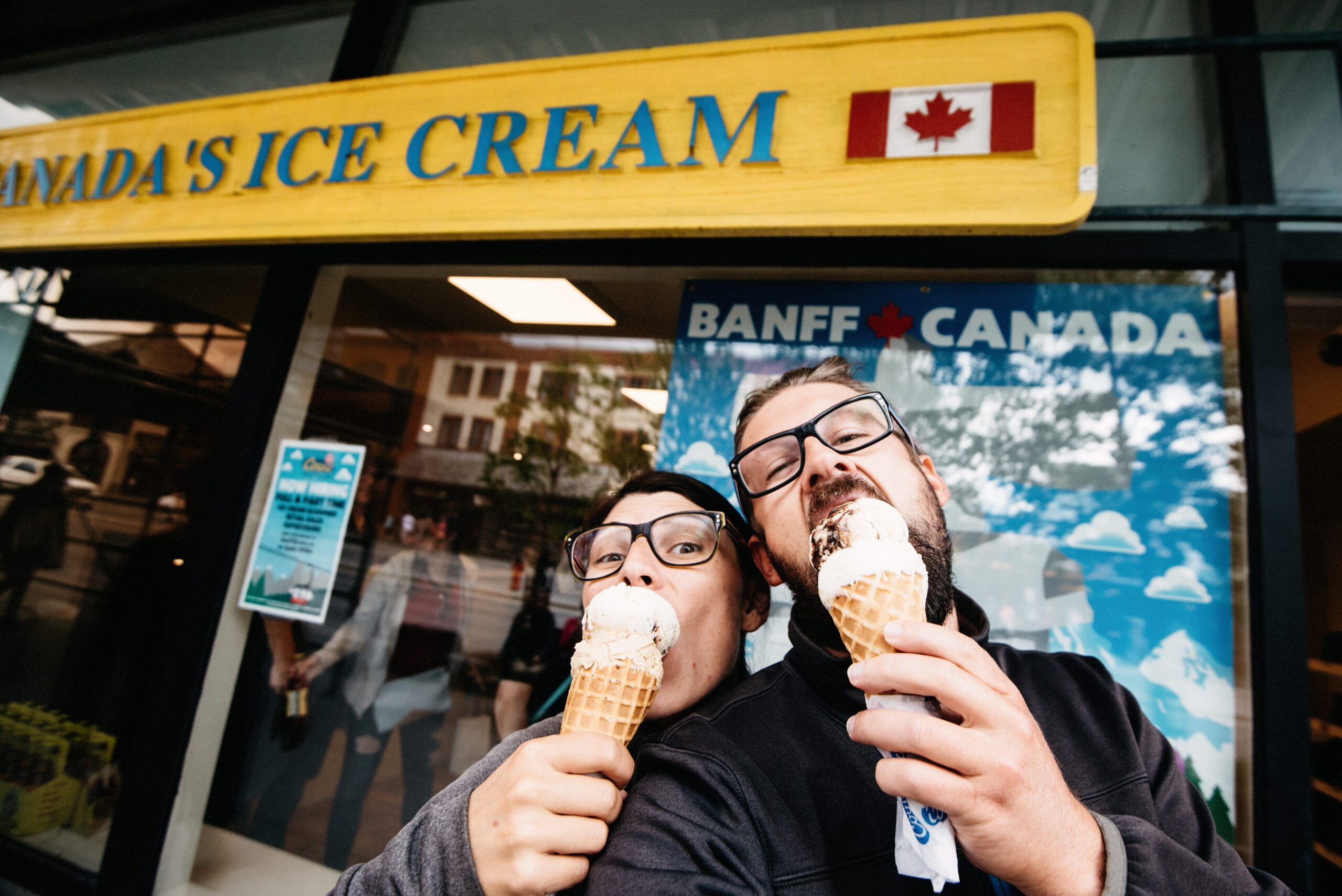 Bianca and Tom eating ice cream in Banff