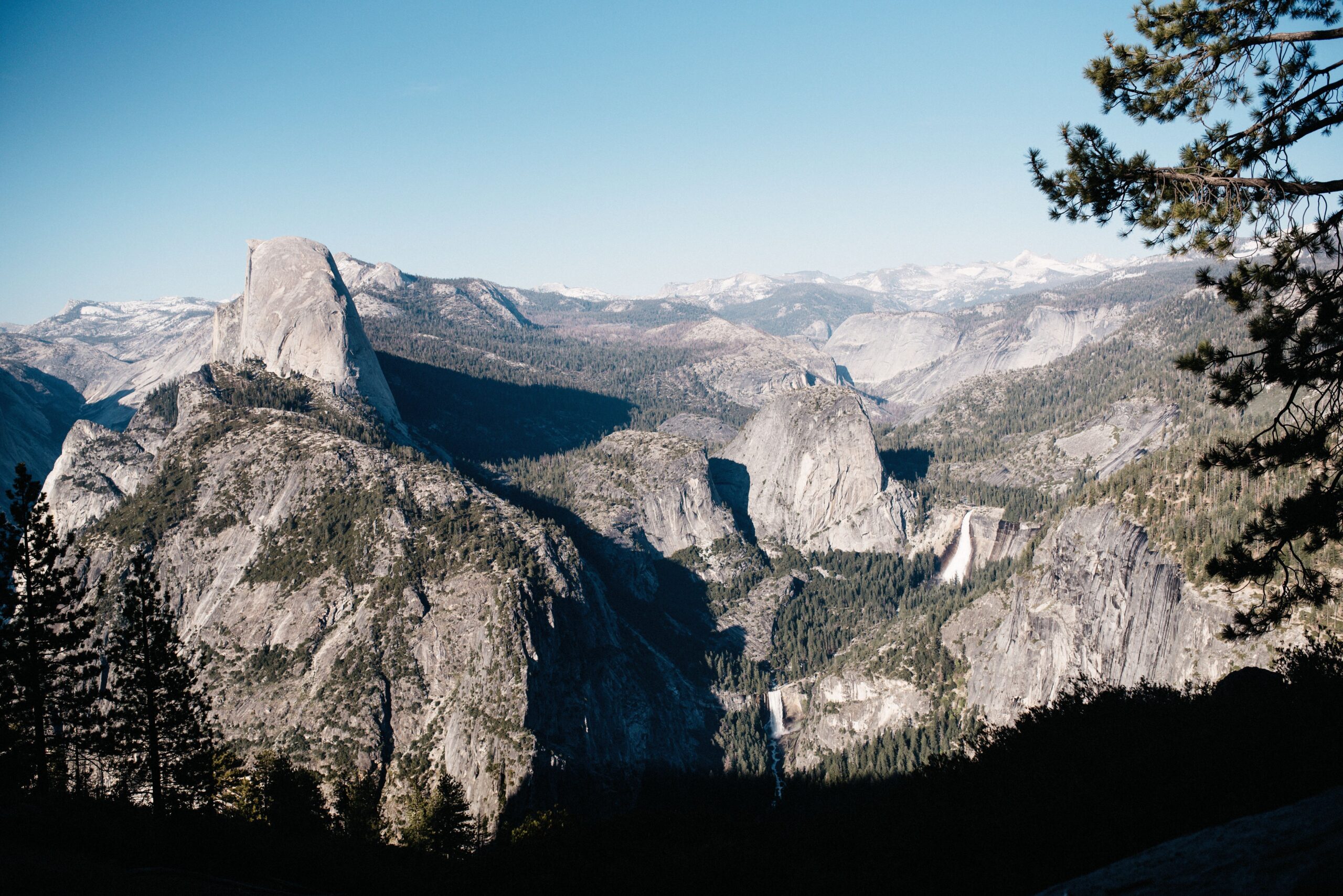 Die Granitlandschaft von Yosemite vom Glacier Point